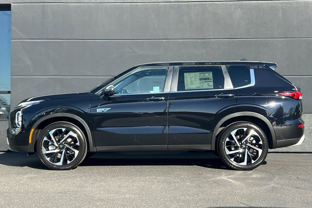 New 2025 Mitsubishi Outlander SE image 8