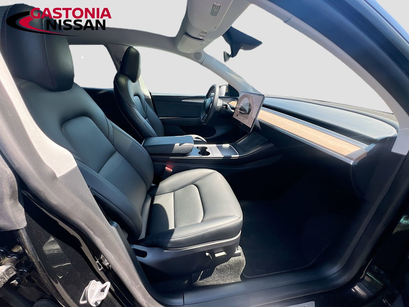 Used 2025 Tesla Model Y Long Range image 38