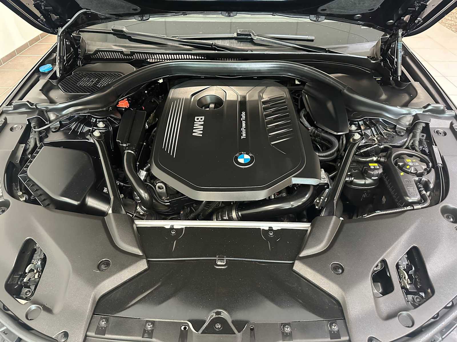 Used 2017 BMW 540i xDrive AWD/4WD image 9