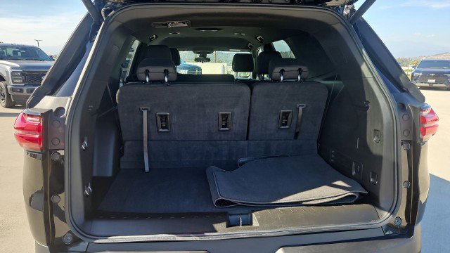 Used 2023 Chevrolet Traverse LT FWD image 25