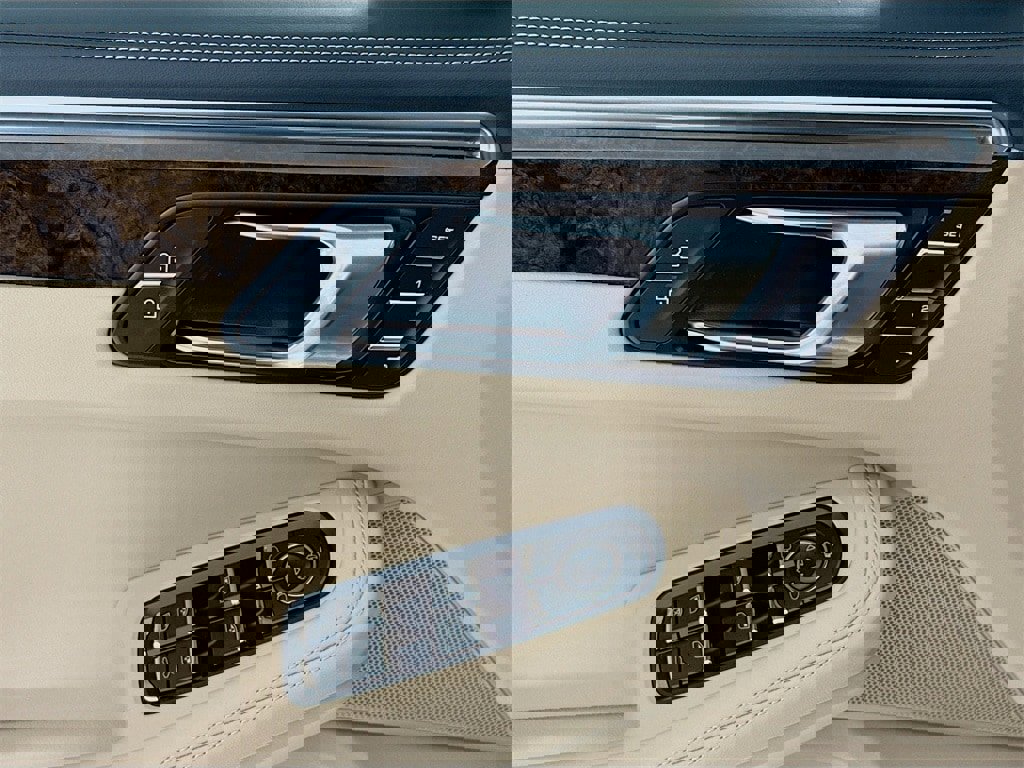 New 2026 Porsche Macan S image 11