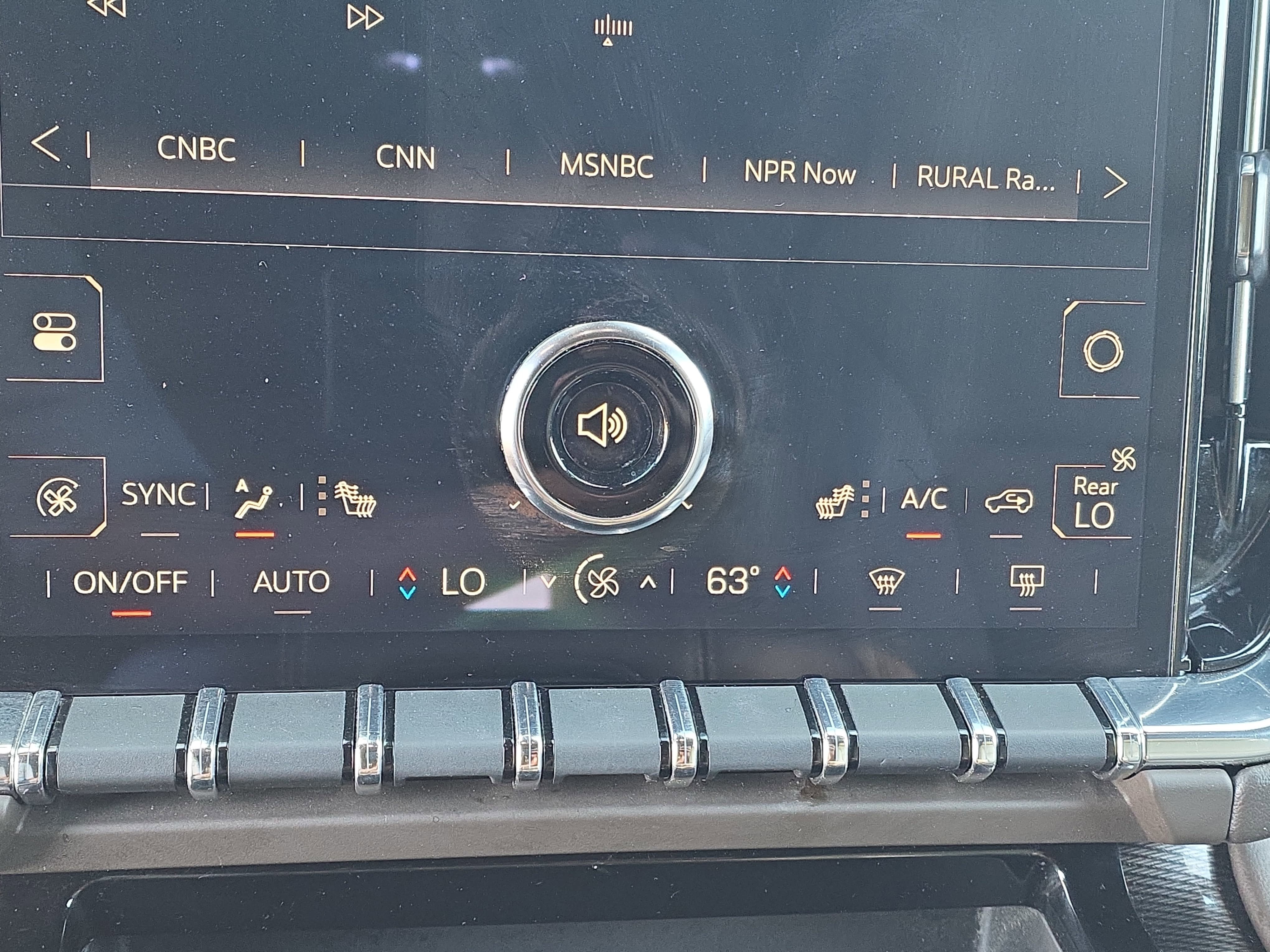 Used 2025 GMC Yukon XL Elevation AWD/4WD image 22