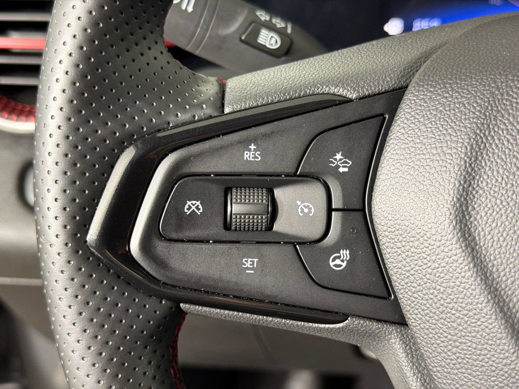 Used 2025 Chevrolet Trax RS w/ Driver Confidence Package FWD image 24