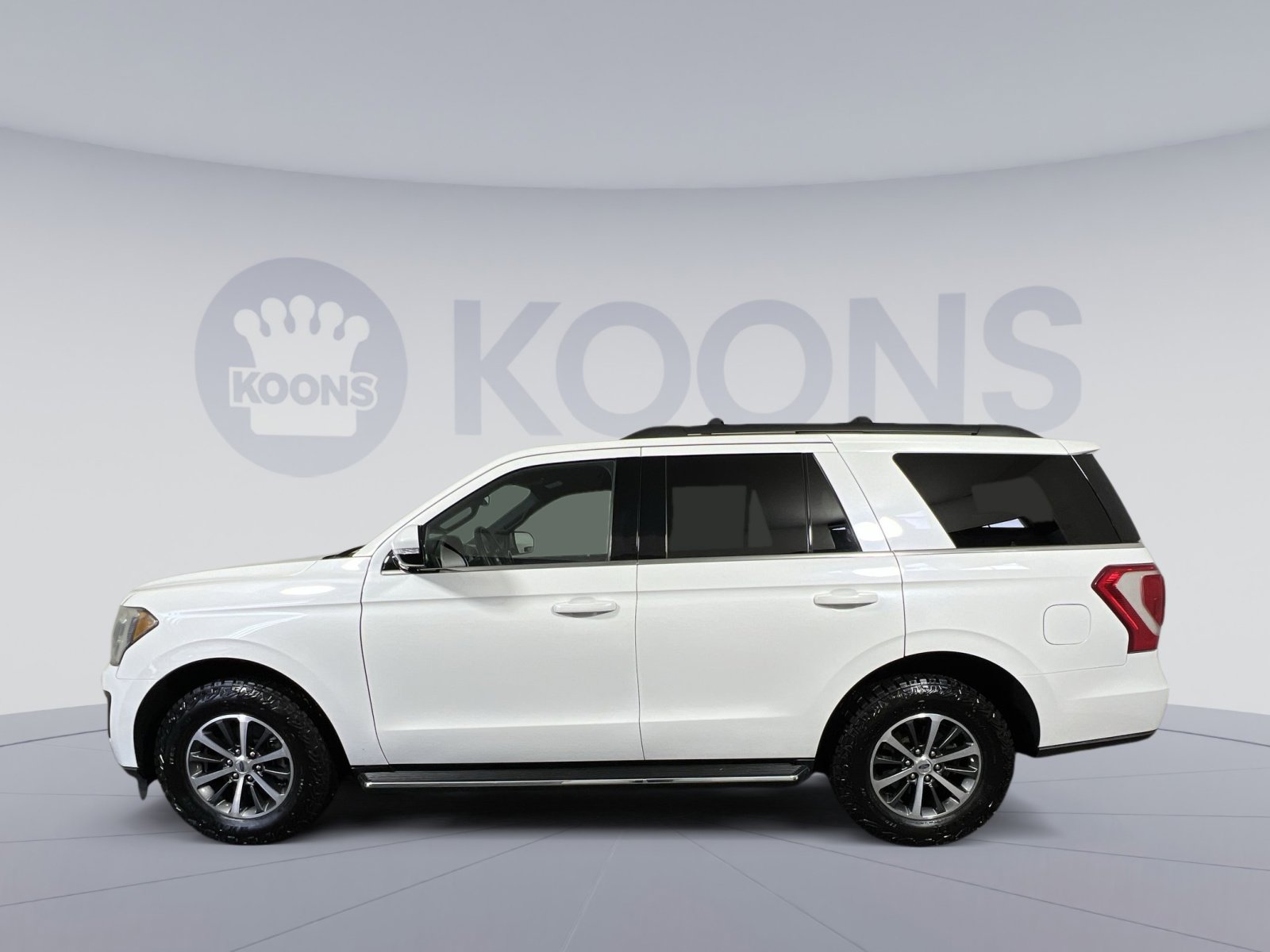 Certified 2020 Ford Expedition XLT w/ Equipment Group 202A image 2