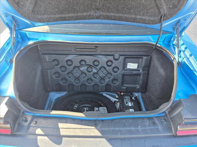 Used 2015 Dodge Challenger R/T Plus RWD image 7