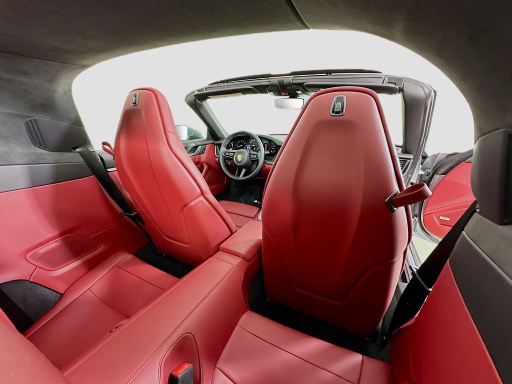 Certified 2024 Porsche 911 Targa 4 AWD/4WD image 29