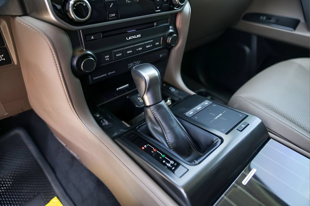 Used 2023 Lexus GX 460 Luxury w/ Accessory Package AWD/4WD image 22