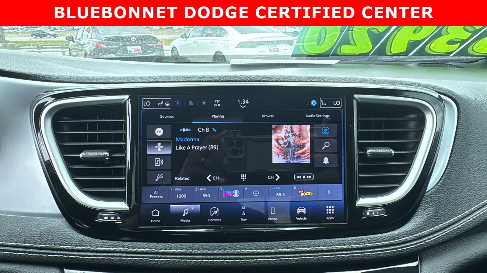 Used 2025 Chrysler Pacifica Limited image 18