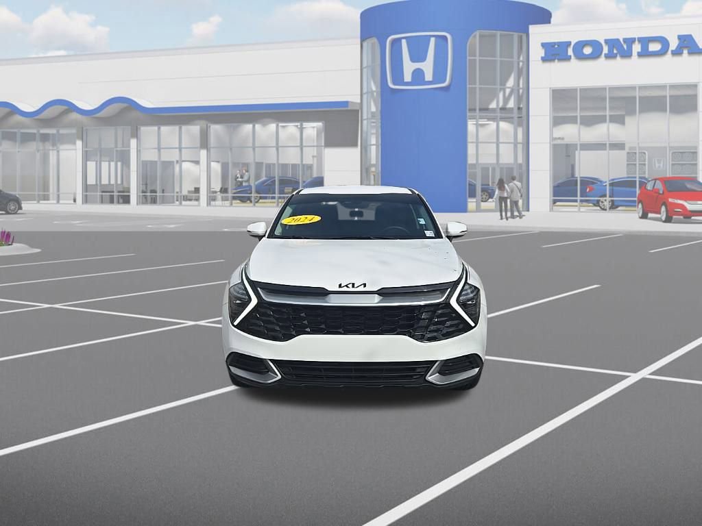 Used 2024 Kia Sportage EX image 2