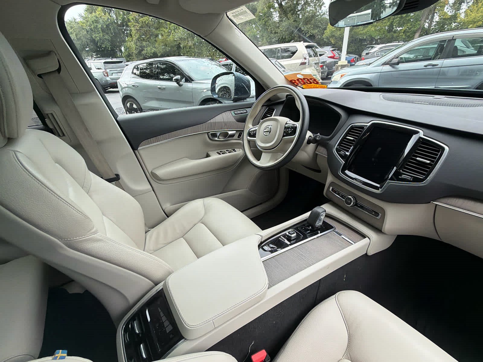 Used 2023 Volvo XC90 B6 Plus w/ Protection Package AWD/4WD image 18