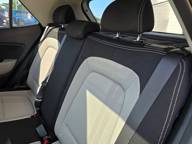 Used 2025 Hyundai Venue SEL FWD image 30
