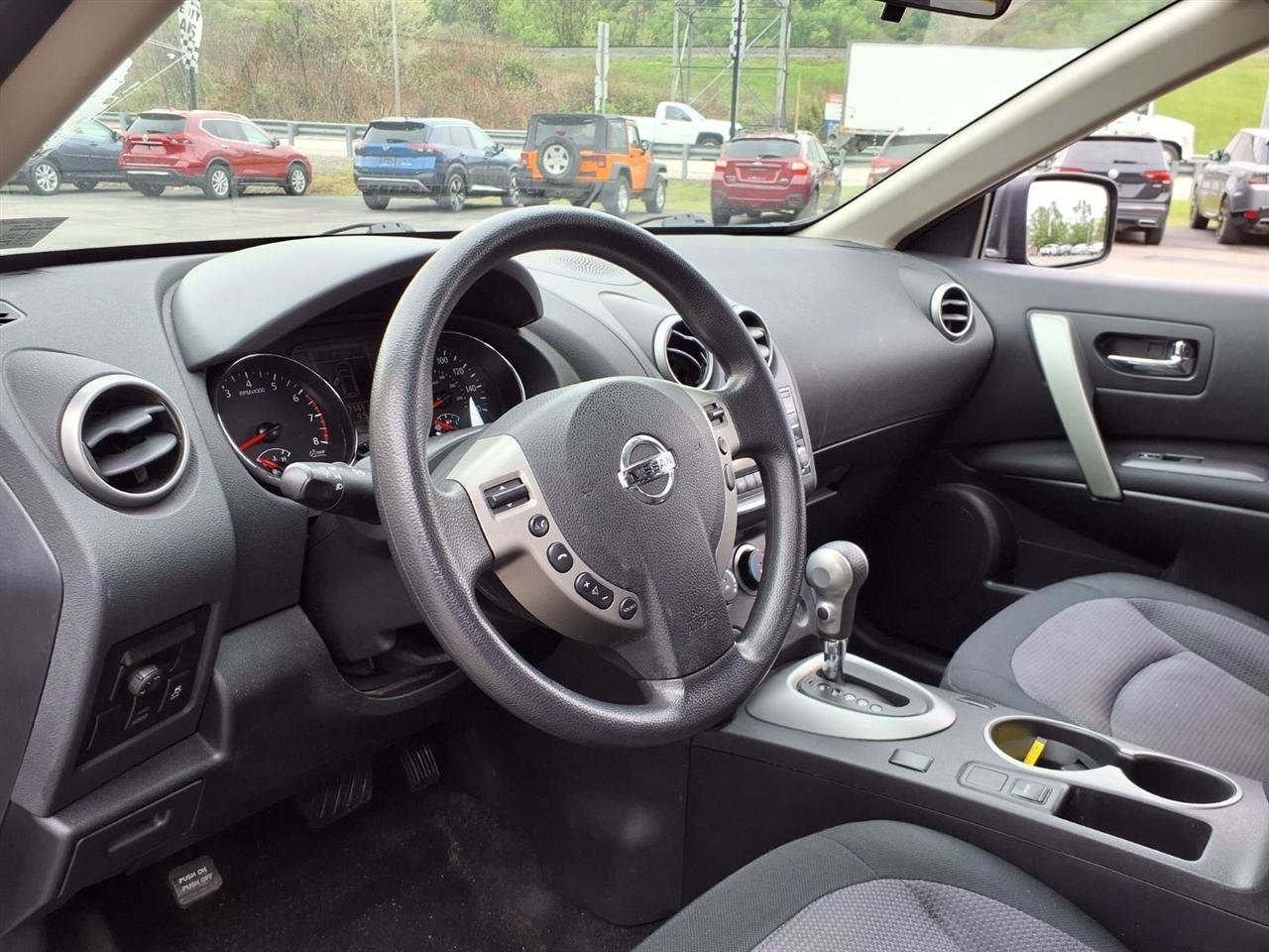 Used 2013 Nissan Rogue SV AWD/4WD image 7