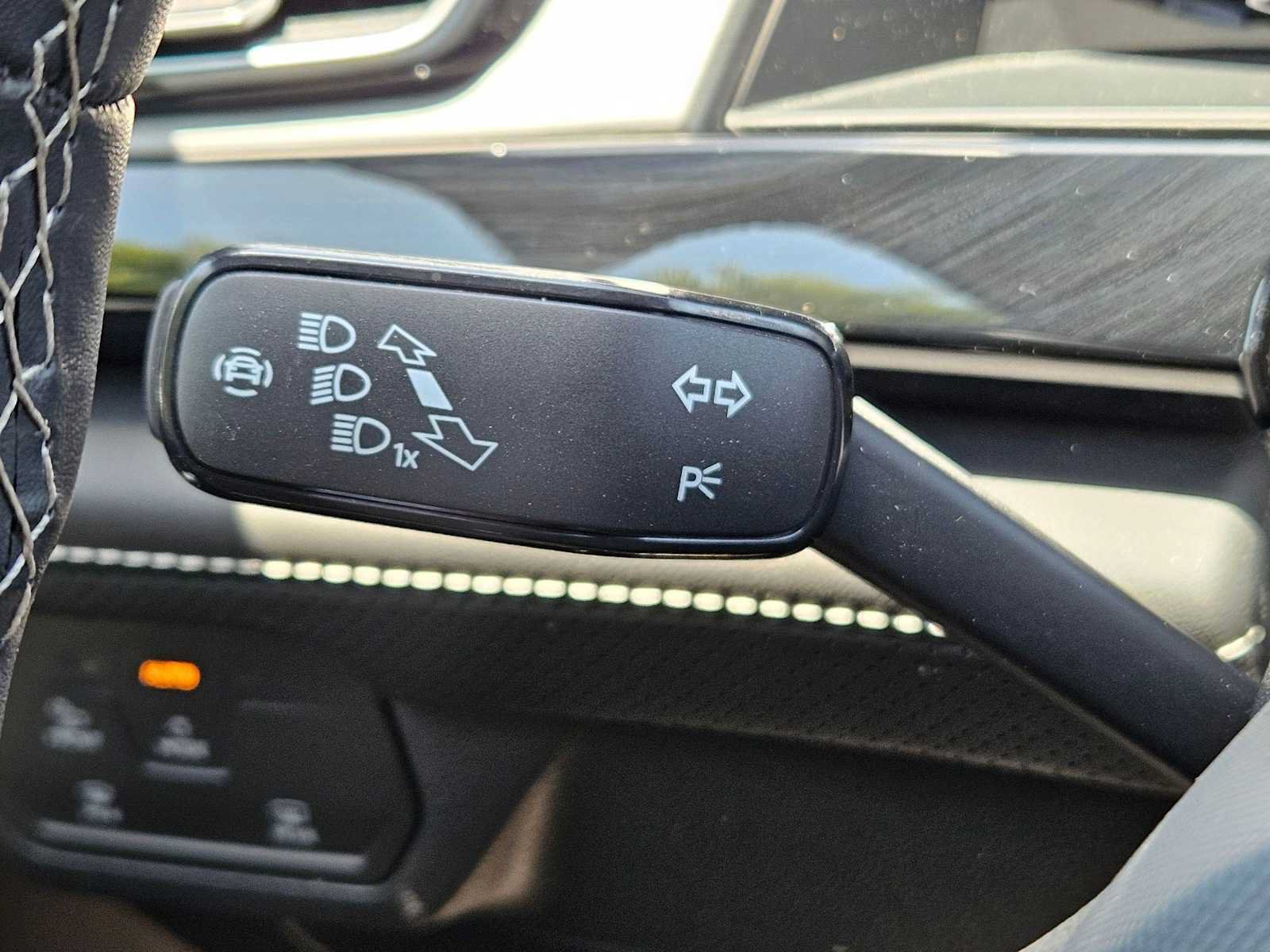Used 2024 Volkswagen Atlas Cross Sport SE FWD image 17