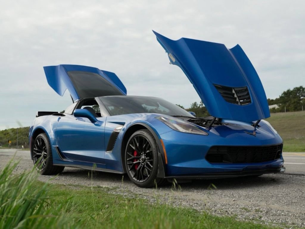 Used 2015 Chevrolet Corvette Z06 w/ Z07 Performance Package RWD image 16