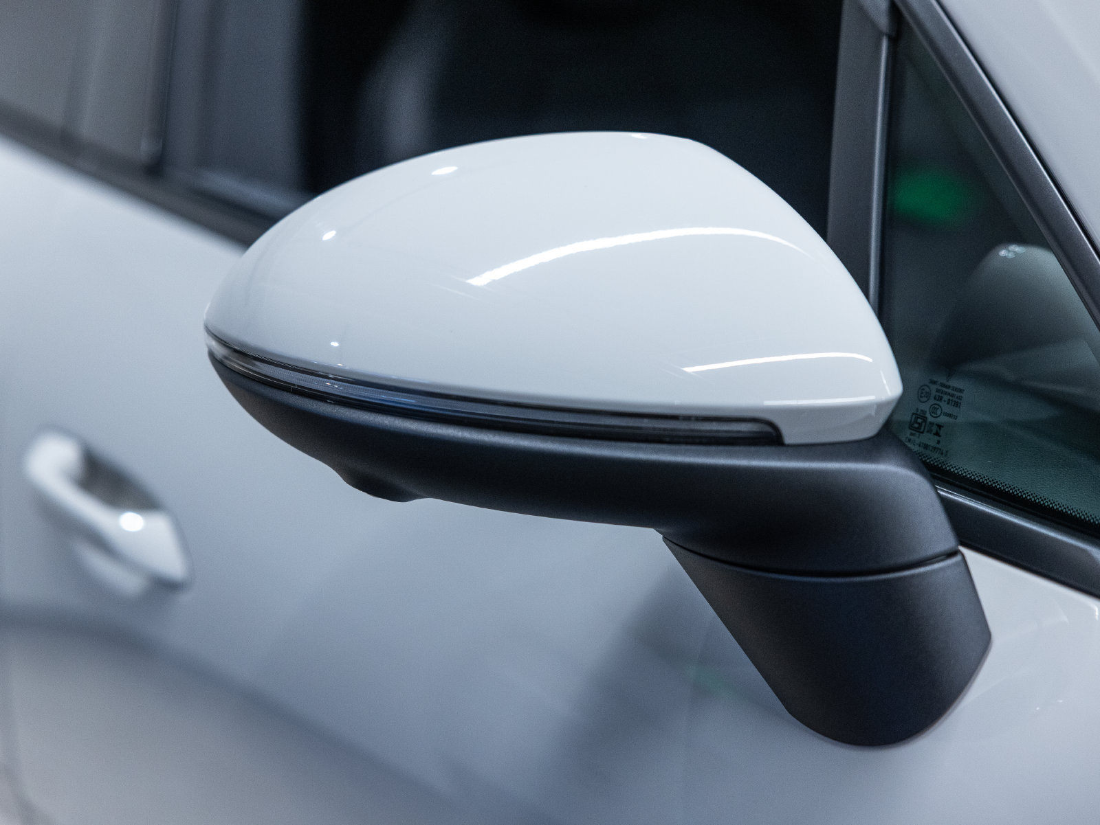 New 2026 Porsche Macan Electric RWD image 10