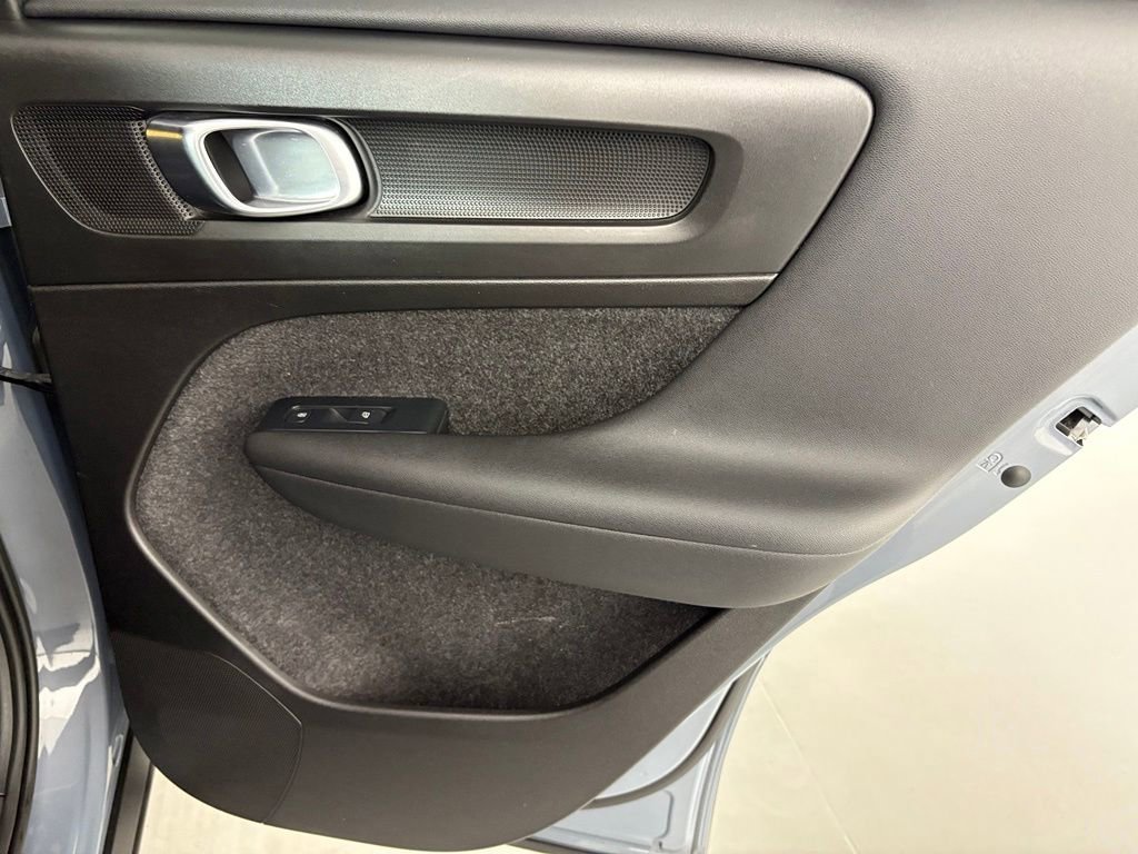 Used 2023 Volvo XC40 Recharge Core AWD/4WD image 38