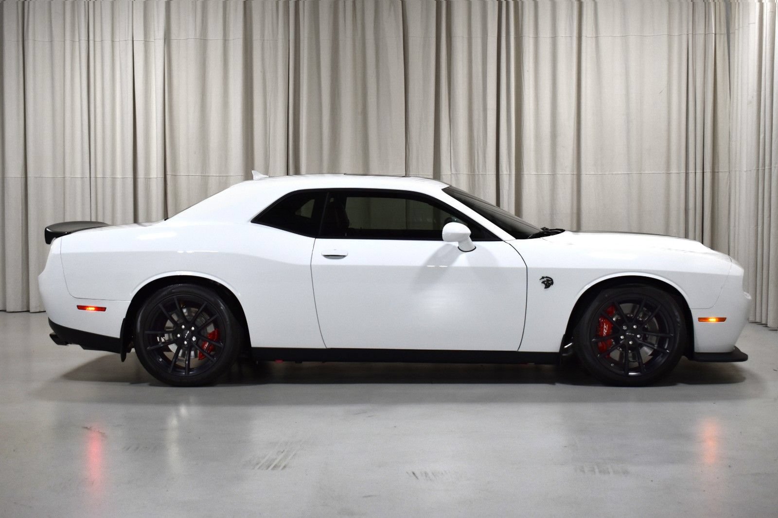 Used 2023 Dodge Challenger SRT Hellcat w/ Driver Convenience Group RWD image 4