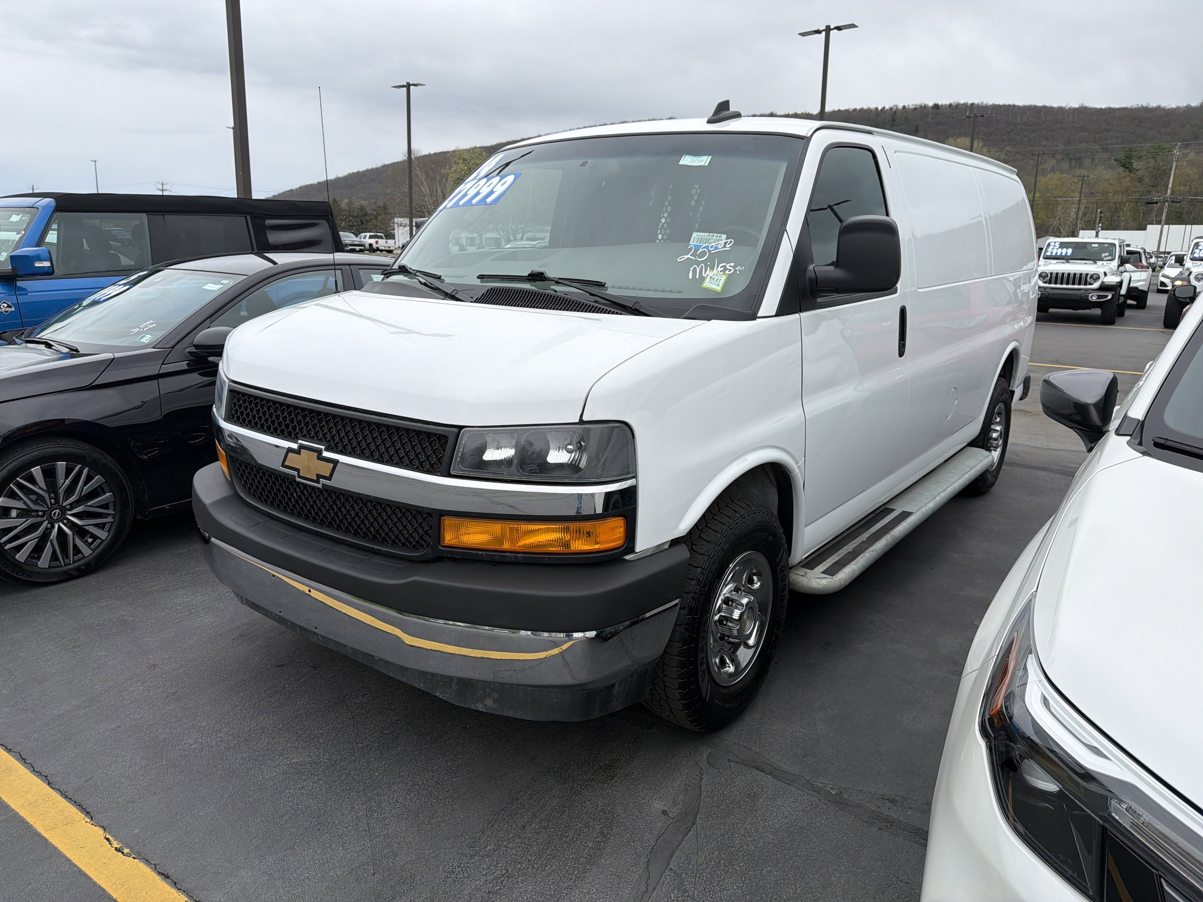 Used 2024 Chevrolet Express 2500 w/ Driver Convenience Package RWD image 4