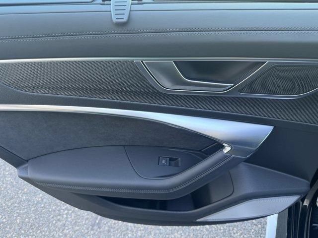 Certified 2022 Audi RS 6 AWD/4WD image 38