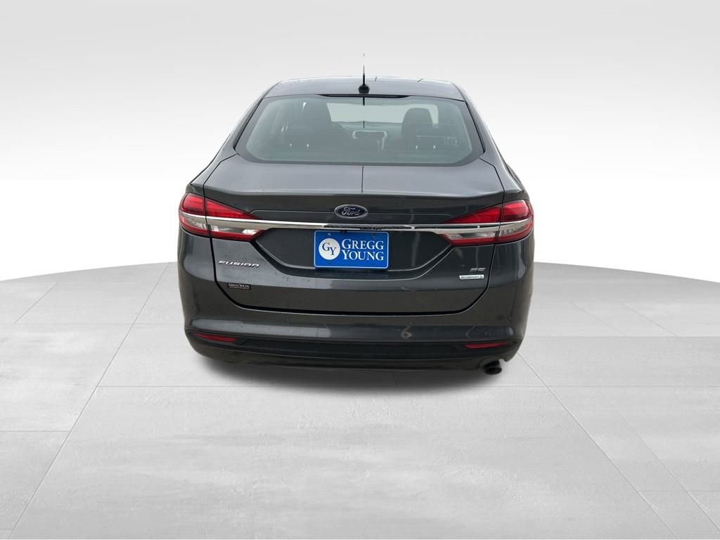 Used 2018 Ford Fusion SE w/ Fusion SE Technology Package image 7