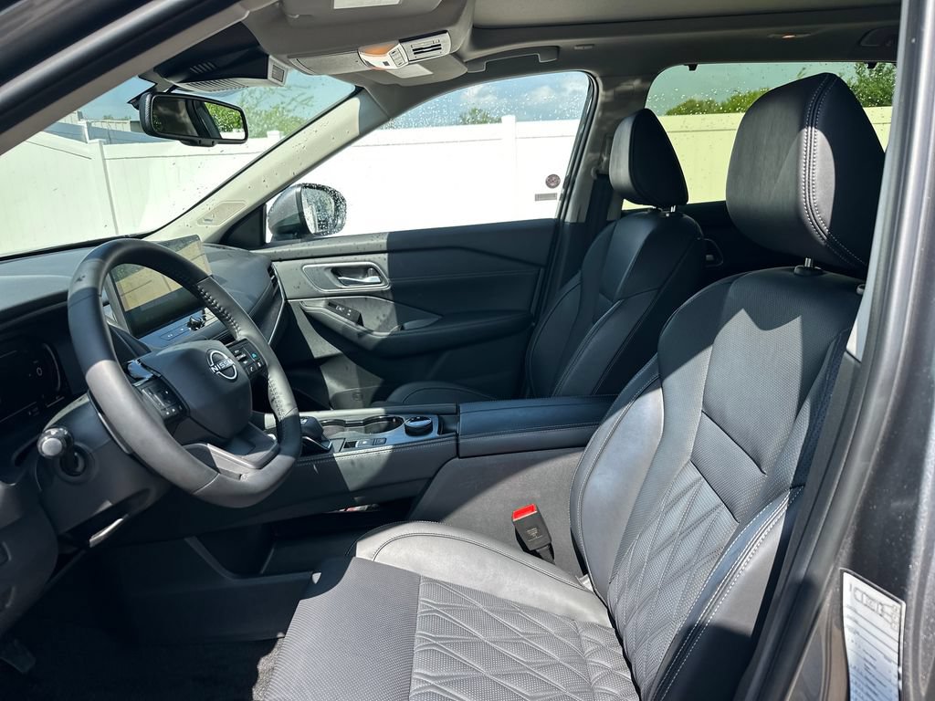 Used 2026 Nissan Rogue Platinum w/ Platinum Premium Package AWD/4WD image 45