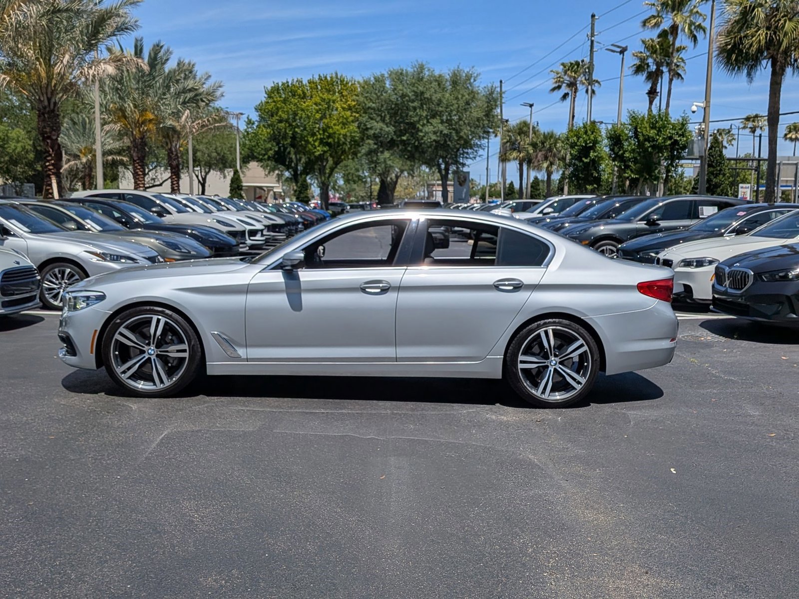 Used 2018 BMW 530i RWD image 2