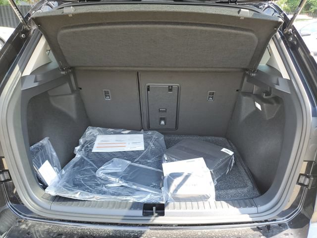 New 2026 Volkswagen Taos SEL AWD/4WD image 9