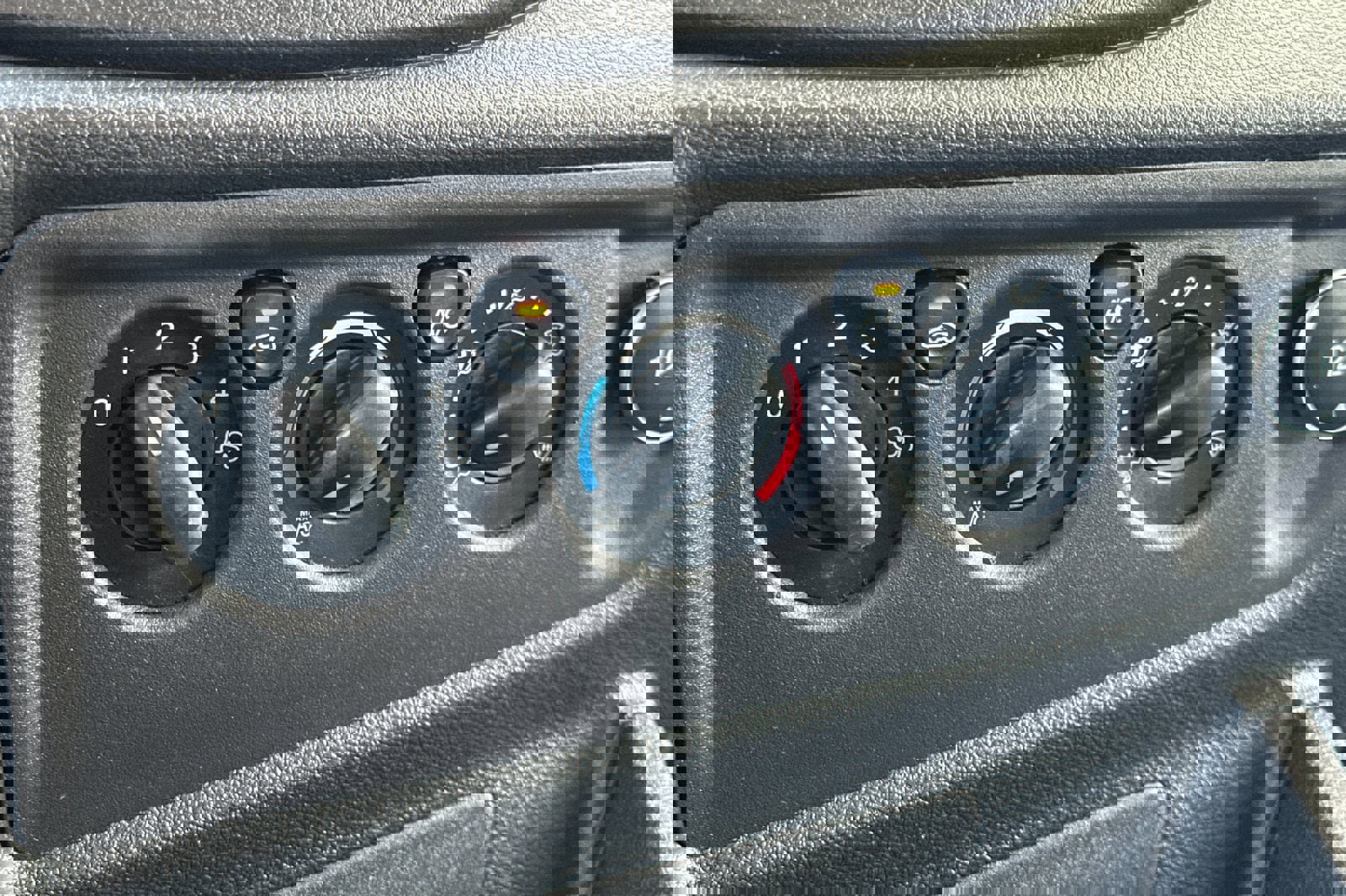 Used 2019 Ford Transit 150 XL image 21