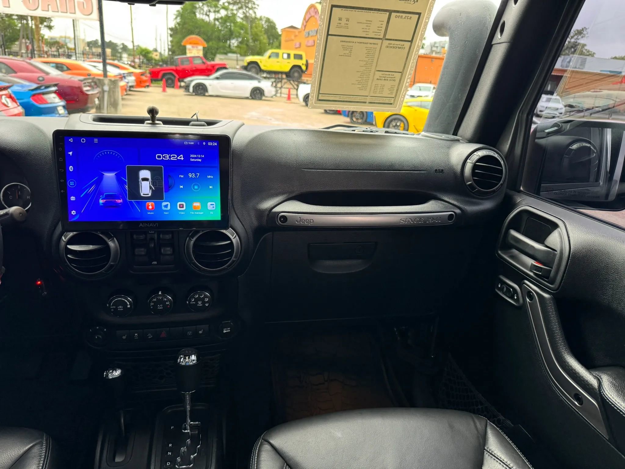 Used 2018 Jeep Wrangler Unlimited Sahara AWD/4WD image 26