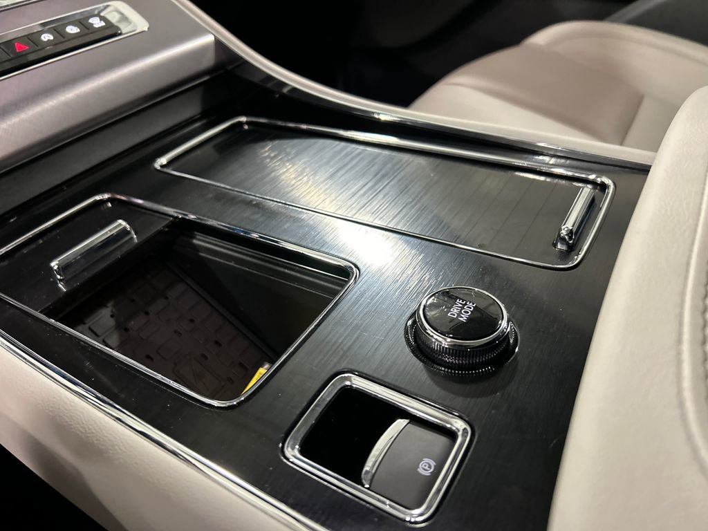 Used 2026 Lincoln Aviator AWD image 19
