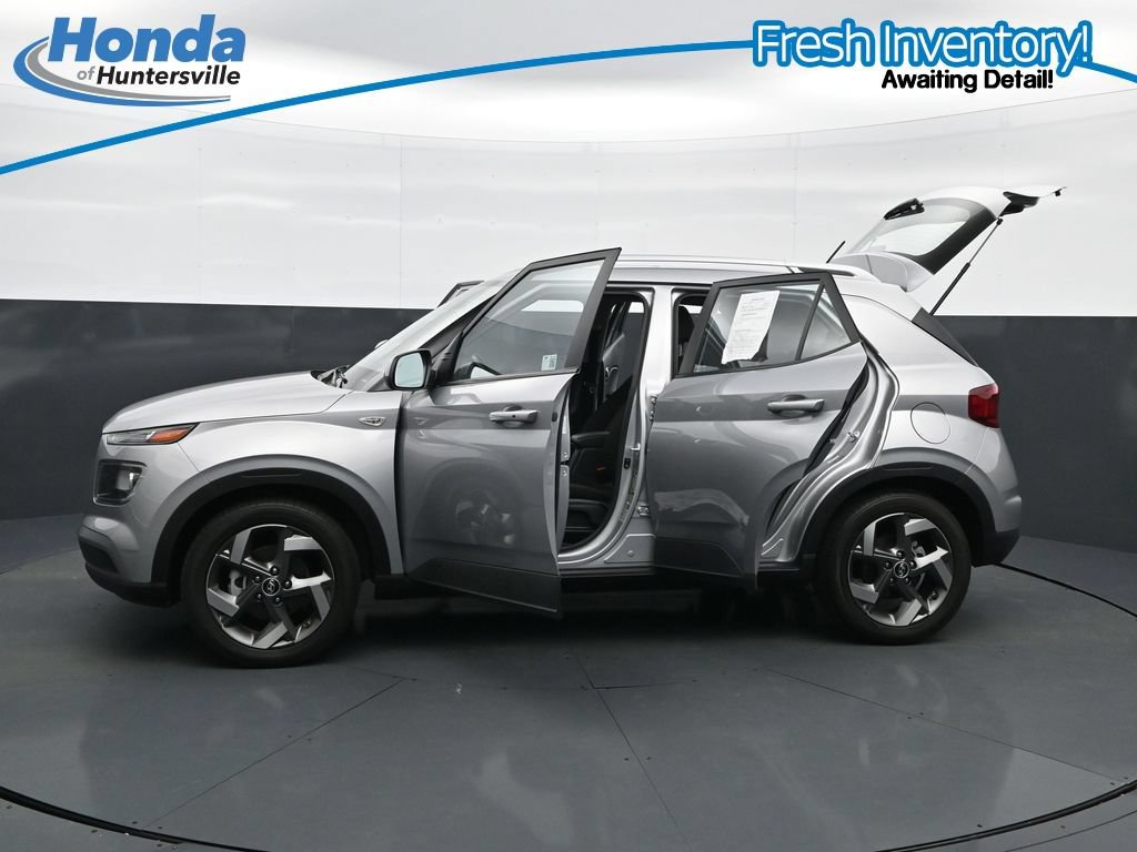 Used 2025 Hyundai Venue SEL FWD image 42