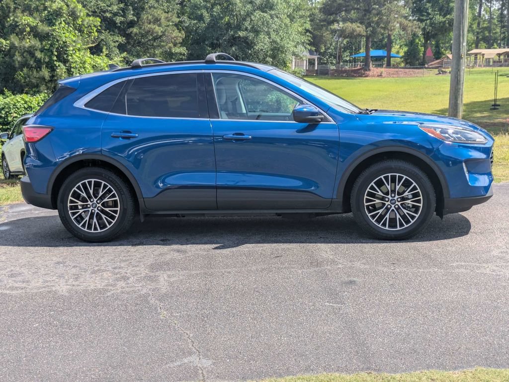 Used 2022 Ford Escape Titanium w/ Class II Trailer Tow Package FWD image 7