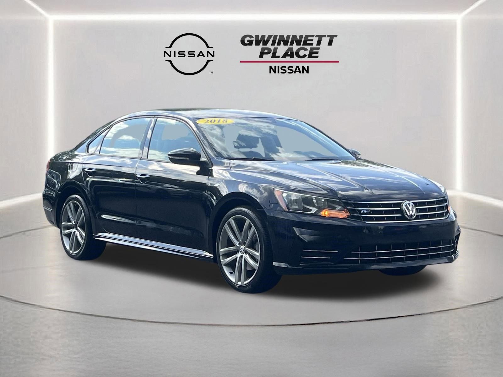 Used 2018 Volkswagen Passat 2.0T R-Line FWD image 26