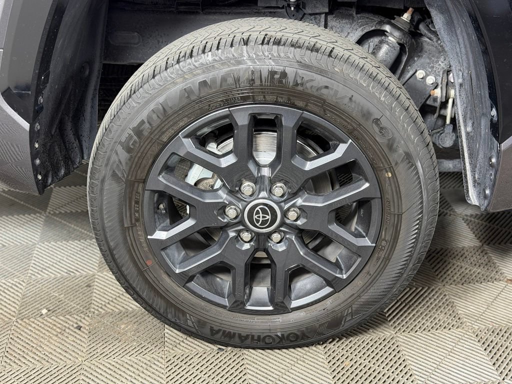 Used 2023 Toyota Tundra Platinum AWD/4WD image 9