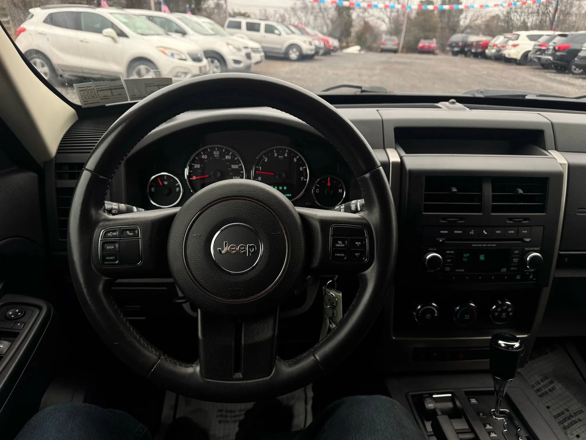 Used 2012 Jeep Liberty Sport image 7