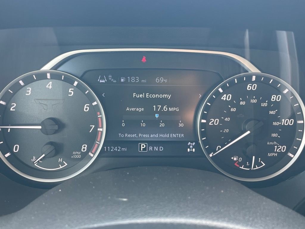 Used 2024 Nissan Titan SV w/ SV Convenience Package image 11