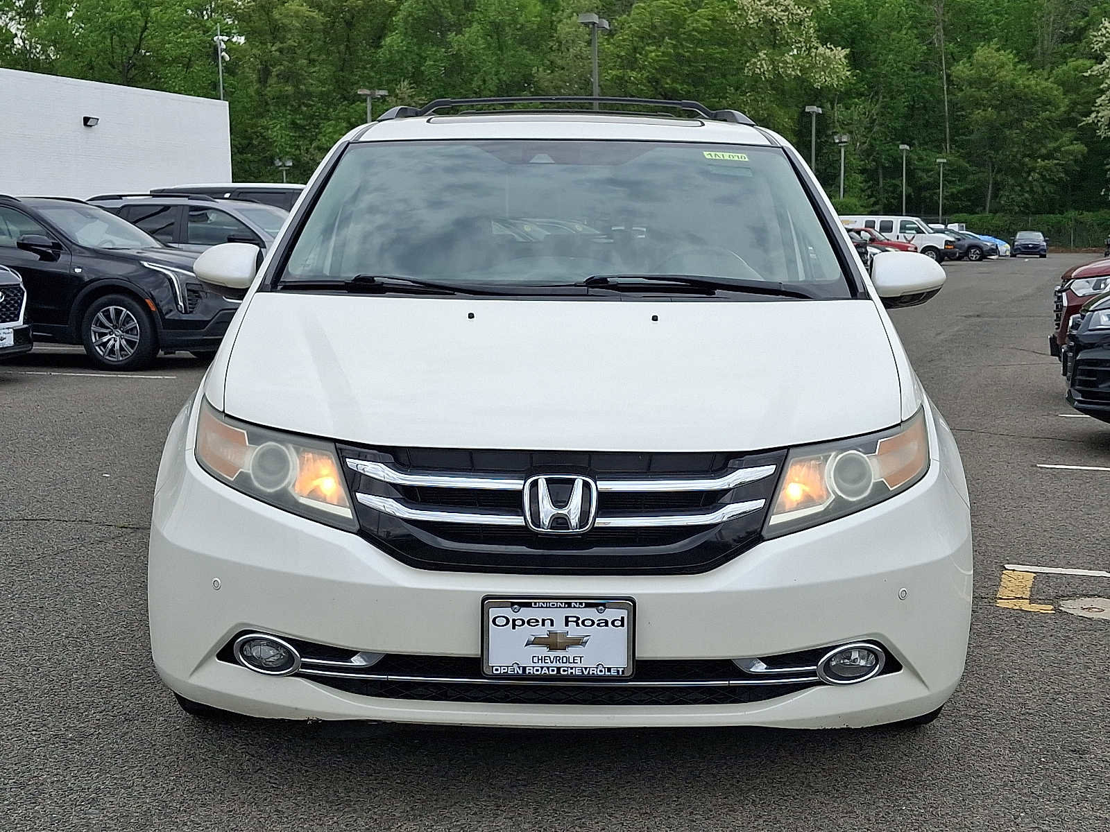 Used 2016 Honda Odyssey Touring Elite image 2