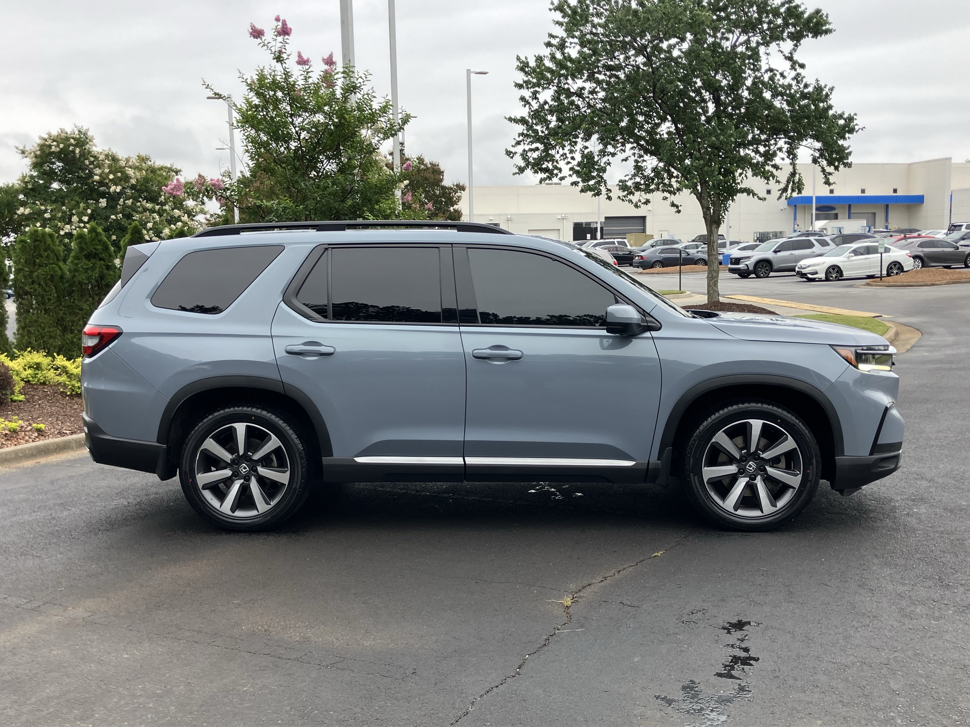 Used 2024 Honda Pilot Elite image 11