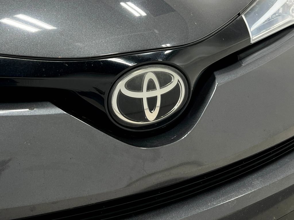 Used 2018 Toyota C-HR XLE FWD image 37