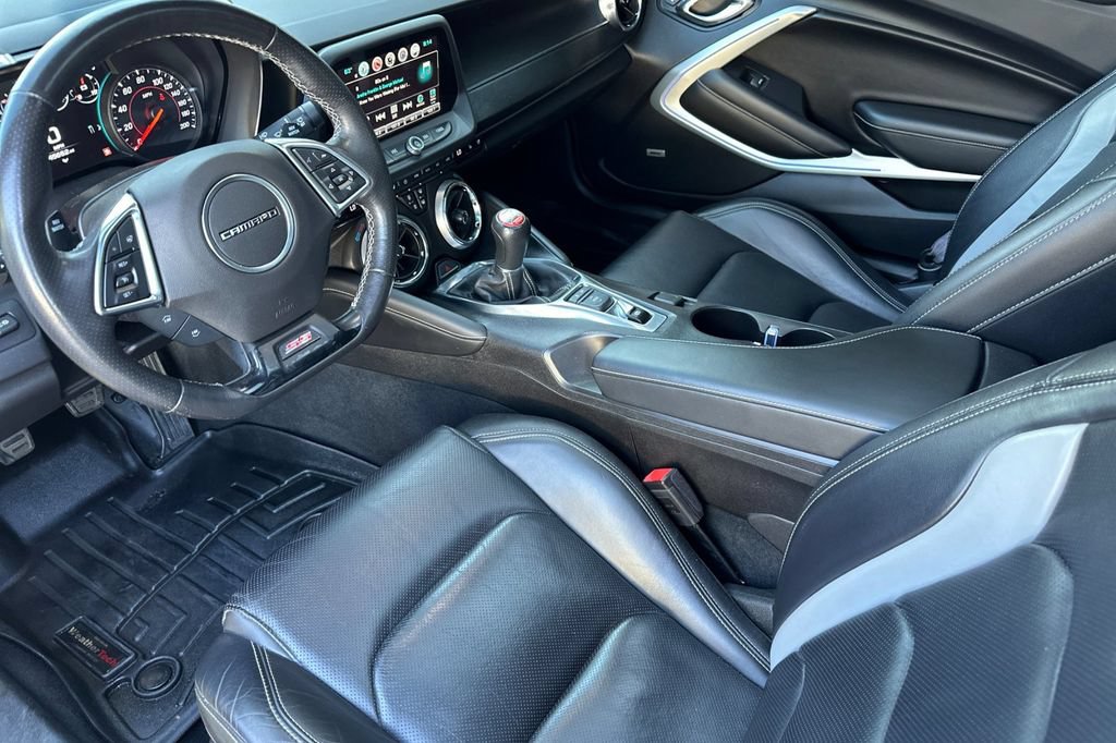 Used 2016 Chevrolet Camaro SS RWD image 10