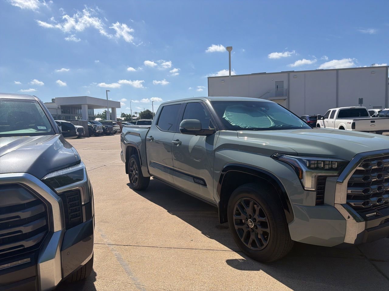 Used 2024 Toyota Tundra Platinum AWD/4WD image 3