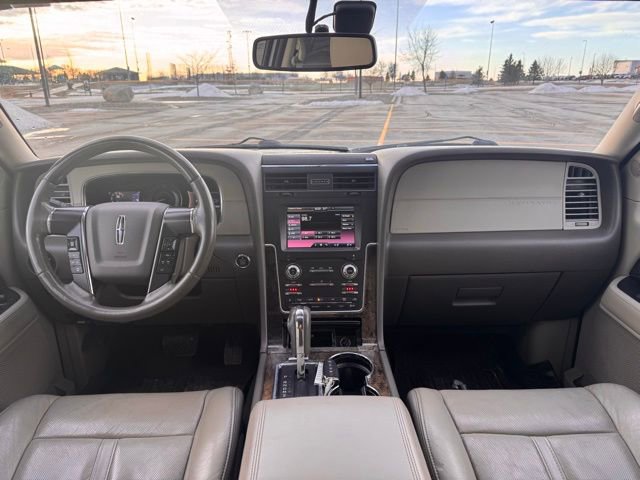 Used 2015 Lincoln Navigator L 4WD image 14