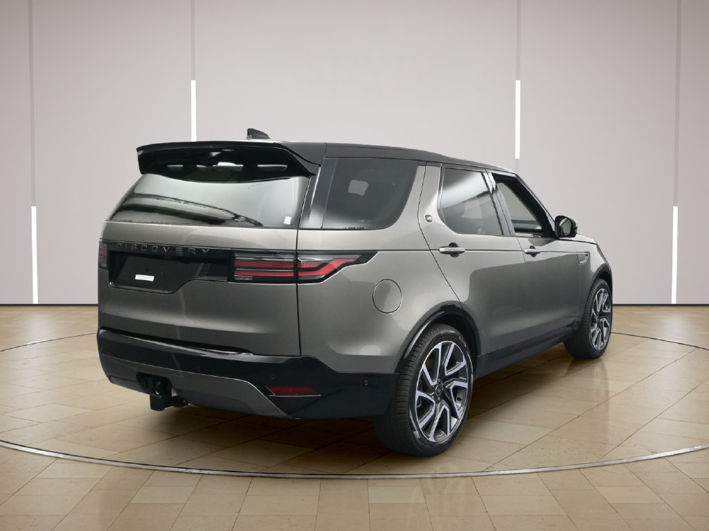 Used 2025 Land Rover Discovery Dynamic SE AWD/4WD image 22