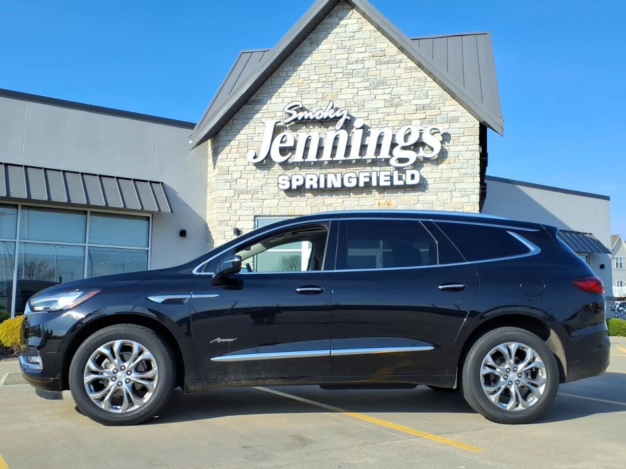 Used 2020 Buick Enclave Avenir w/ Avenir Technology Package image 2