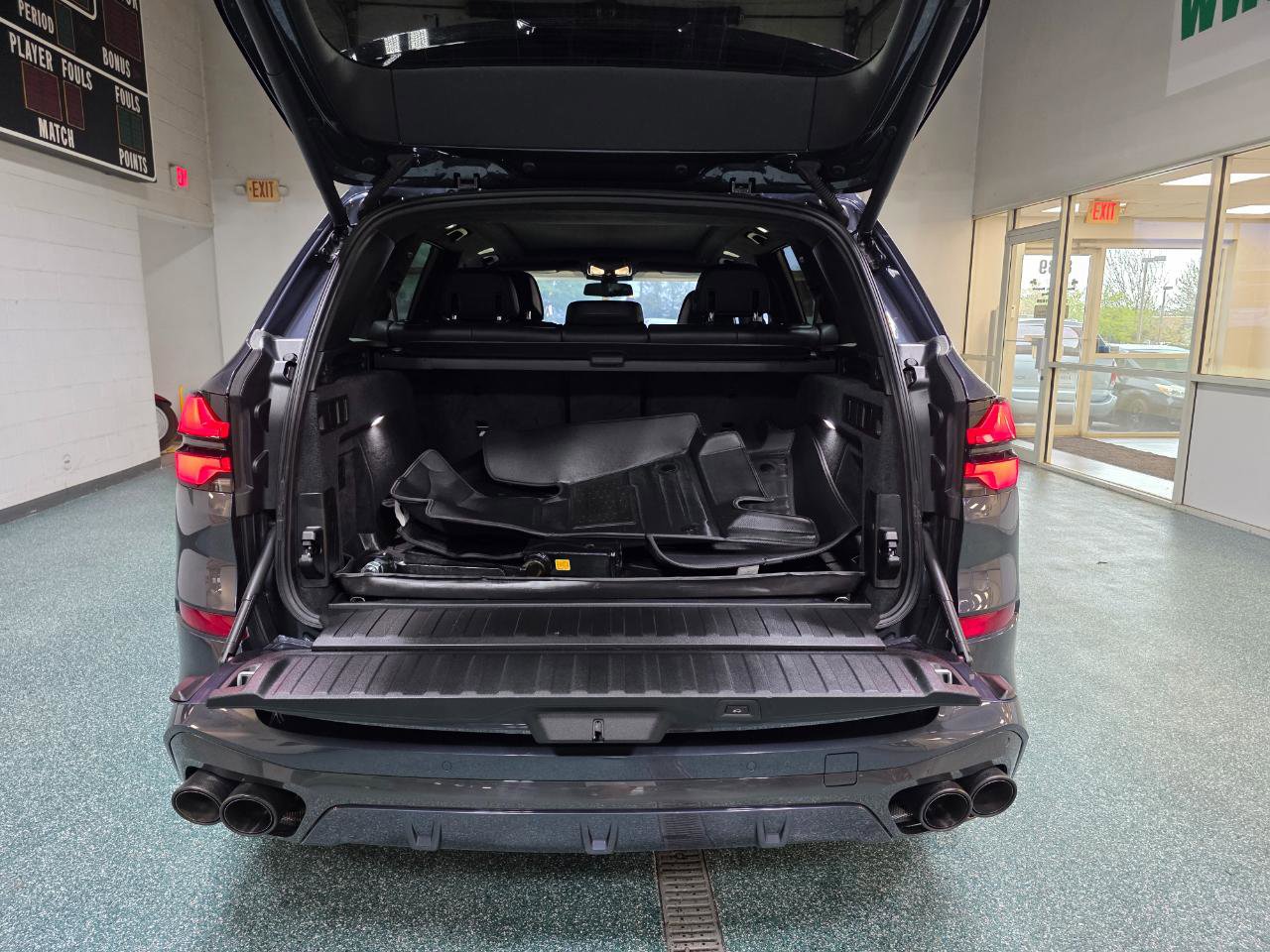 Used 2020 BMW X5 M50i w/ Executive Package image 26