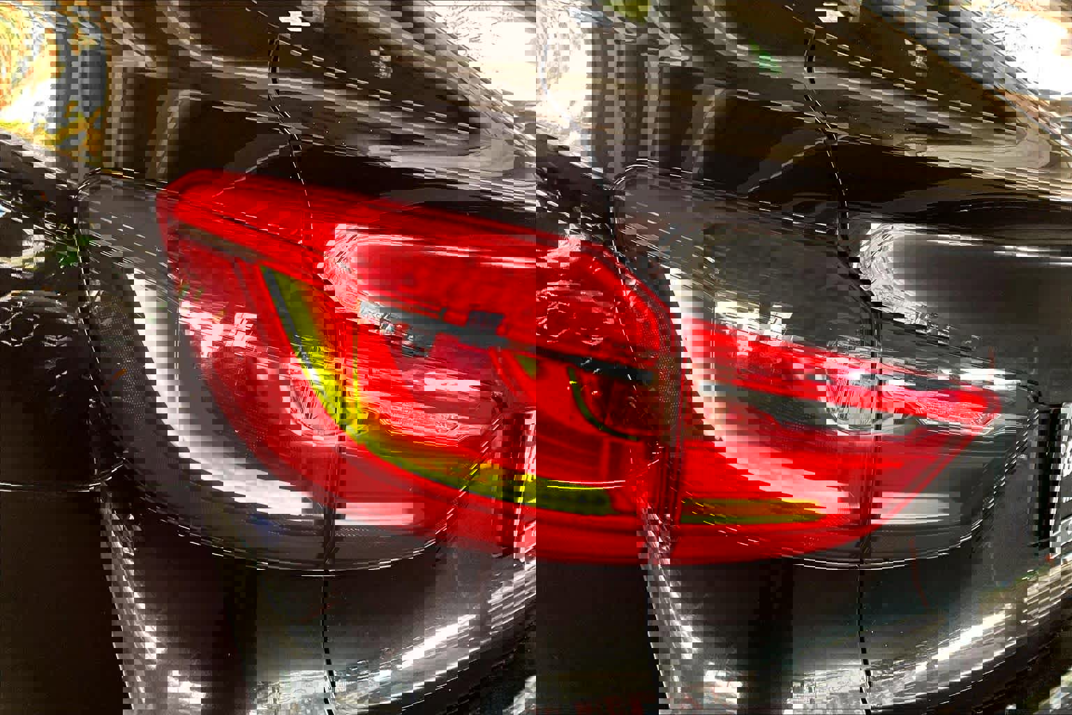 Used 2018 BMW X6 xDrive35i w/ M Sport Package image 28