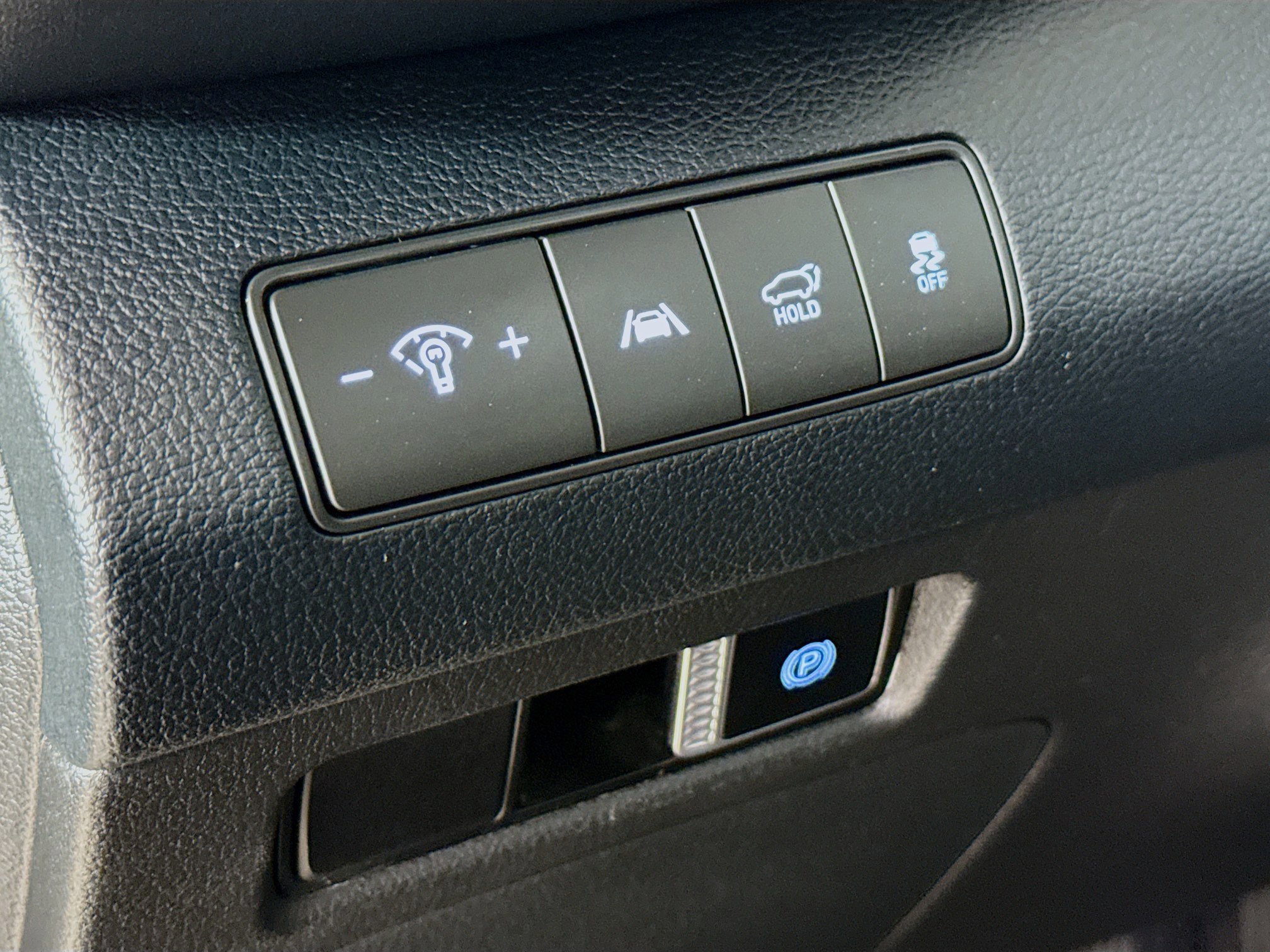 Used 2022 Hyundai Santa Fe SEL w/ Convenience Package image 9