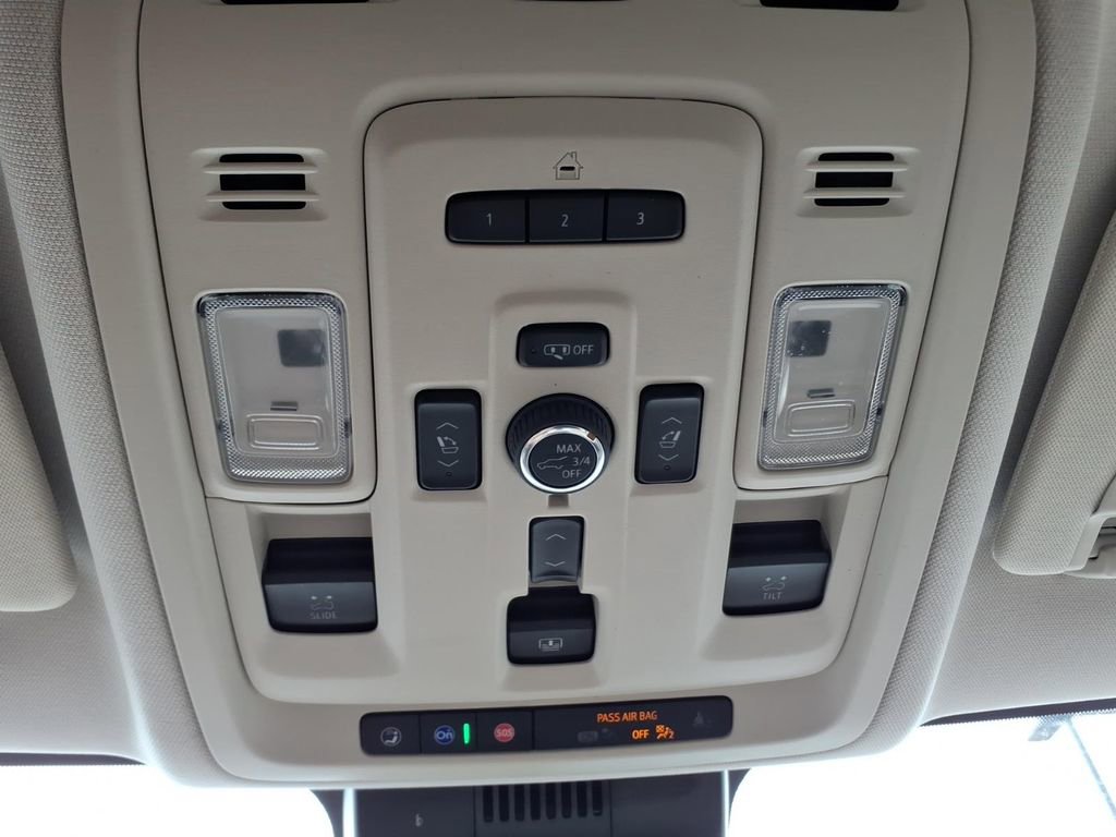 Used 2023 GMC Yukon XL Denali w/ Denali Reserve Package AWD/4WD image 29