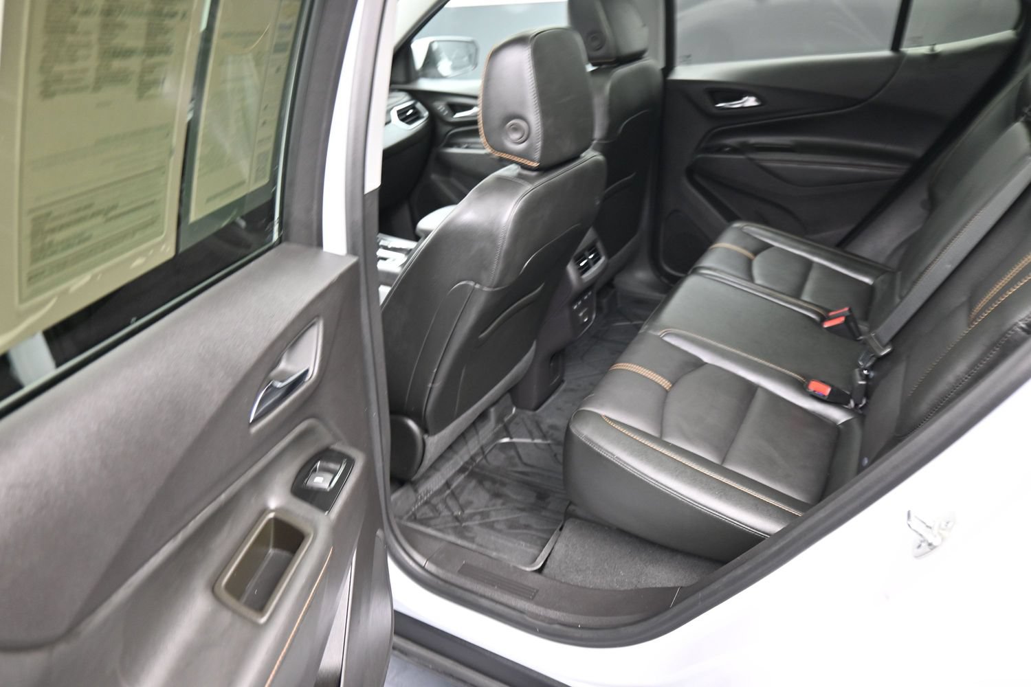 Used 2024 Chevrolet Equinox Premier FWD image 17