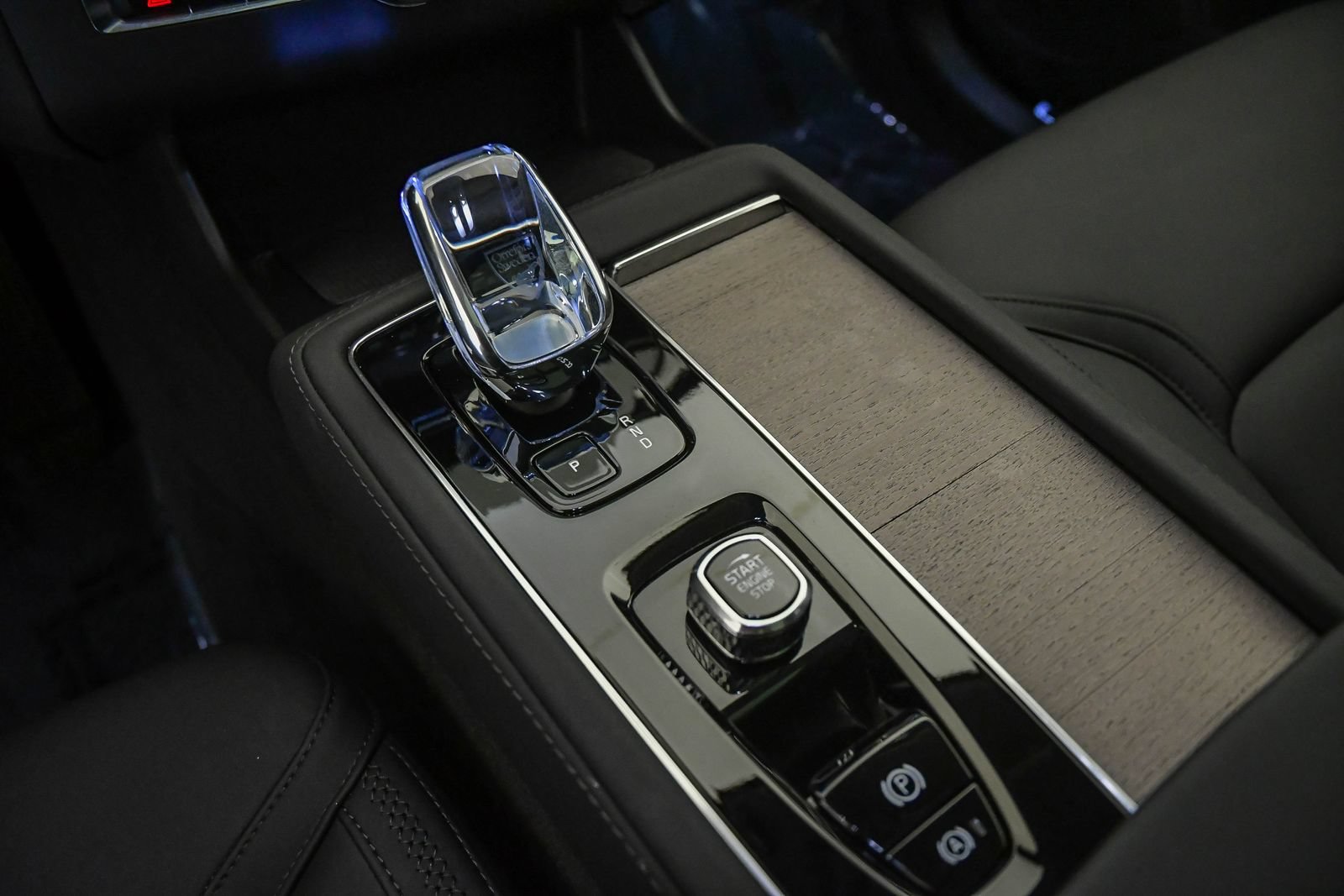 Certified 2026 Volvo XC90 B6 Plus AWD/4WD image 21